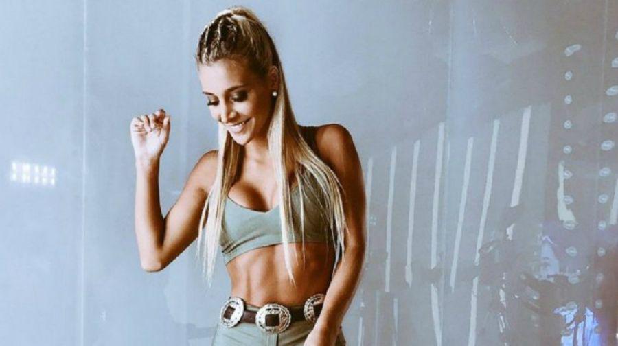 La sensual foto en la bantildeera de Sol Peacuterez