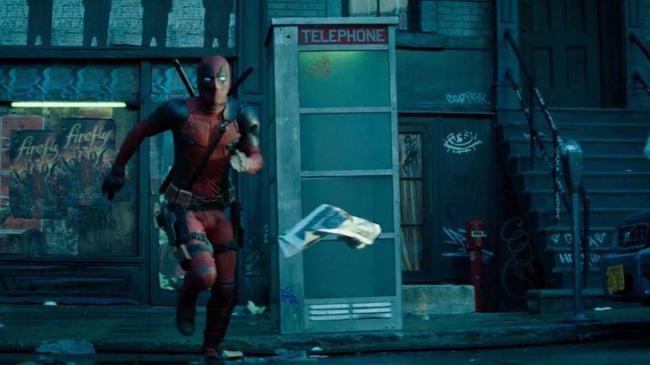 Deadpool 2- Grababa una escena en moto chocoacute y murioacute
