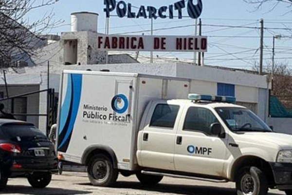 Asesinoacute a dos compantildeeros de trabajo porque le haciacutean burla
