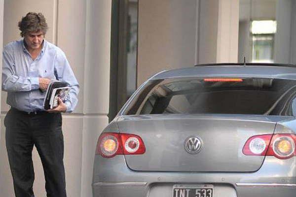 Boudou apeloacute el proceso por la compra de autos de alta gama de uso oficial