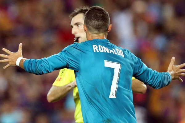 Dura sancioacuten para Cristiano Ronaldo con cinco partidos  