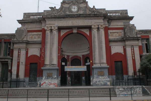 Licitan la obra de refaccioacuten ampliacioacuten y puesta en valor  del Colegio del Centenario