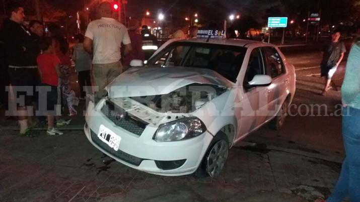 Fuerte choque entre un remiacutes y un coche bomba en Las Termas