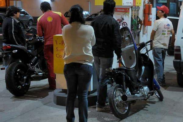 Impulsan venta soacutelo con tarjeta por la noche pero hay reparos a la medida