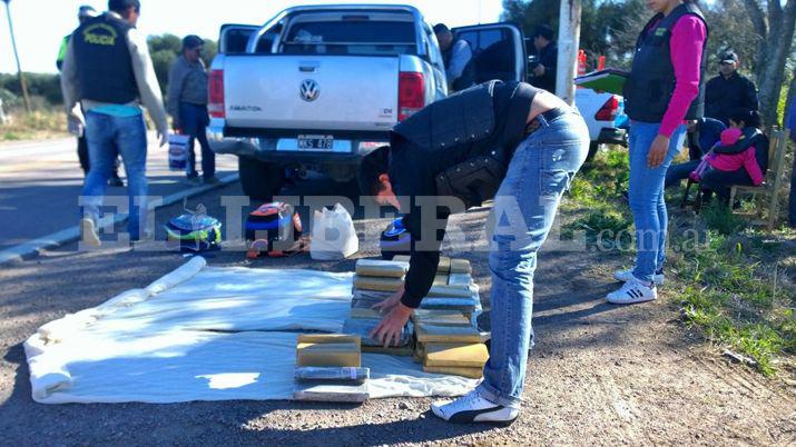 Secuestraron 142 panes de marihuana muy cerca de Quimiliacute