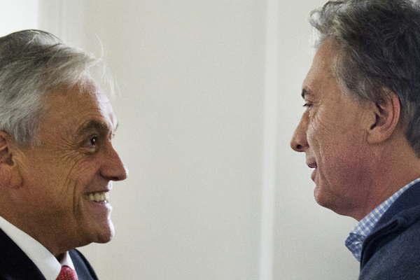 Mauricio Macri se reunioacute con el expresidente chileno Pintildeera
