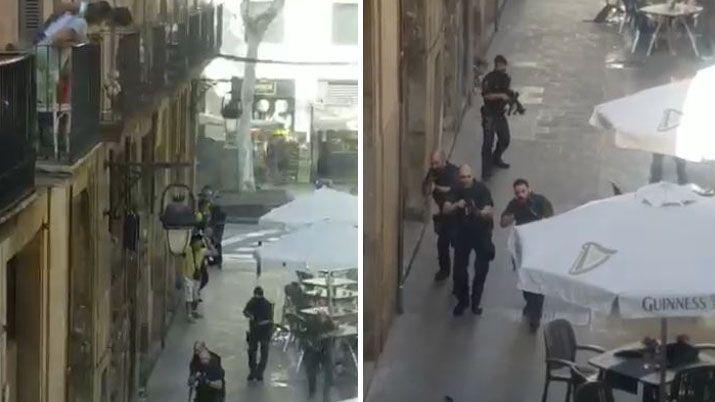 El momento en que la policía española busca a los terroristas