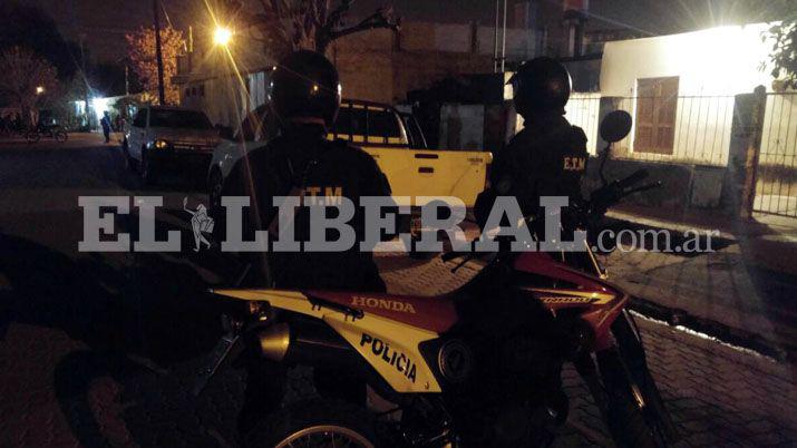 Allanan una vivienda secuestran cocaiacutena y 15000