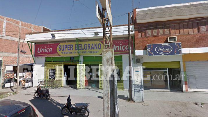 Pararon en un suacuteper chino para hacer compras y les robaron 6 mil de su combi