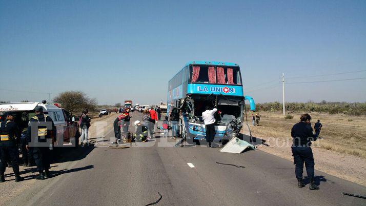 Impactantes imaacutegenes del traacutegico choque en Ruta 9