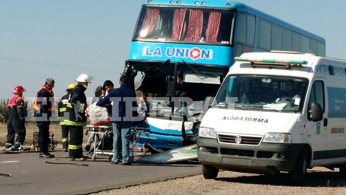 Impactantes imaacutegenes del traacutegico choque en Ruta 9