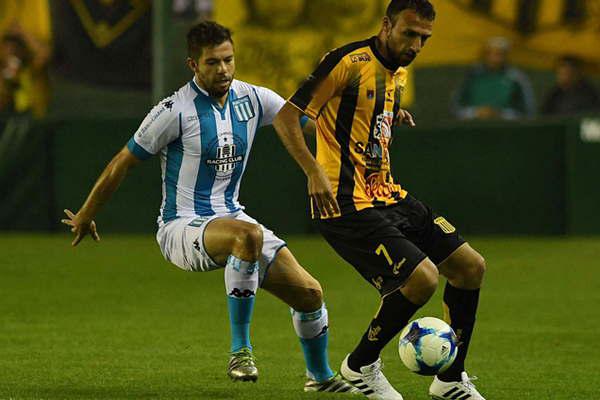 Mitre estuvo cerca de la hazantildea pero Racing lo dio vuelta con algo de suerte