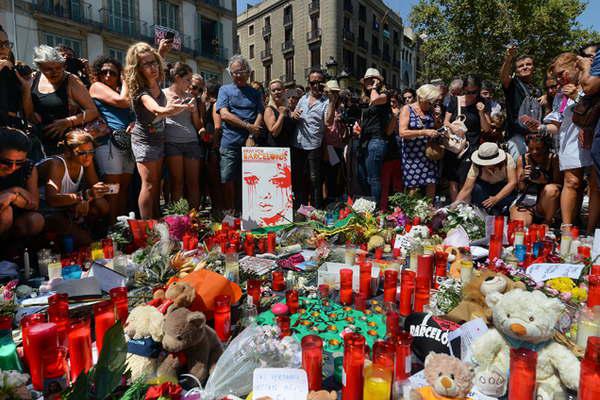 Islamistas que asesinaron a 14 personas en Espantildea planeaban un atentado mayor que se frustroacute