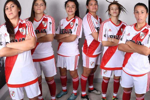 Beleacuten Spenig participoacute de la presentacioacuten del plantel