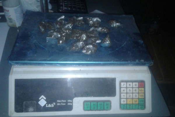 Volviacutean de Tucumaacuten con droga para venderla en Nueva Esperanza