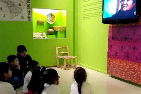 Dictan taller infantil sobre el Diacutea del Folclore