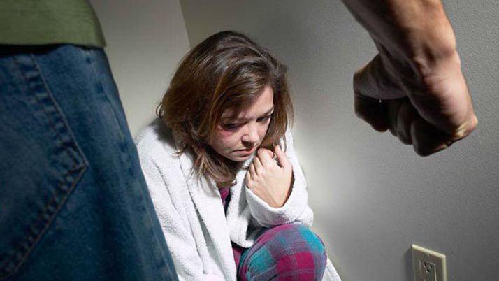 Calvario- golpeoacute a su pareja y la encerroacute para que no tenga contacto con vecinos