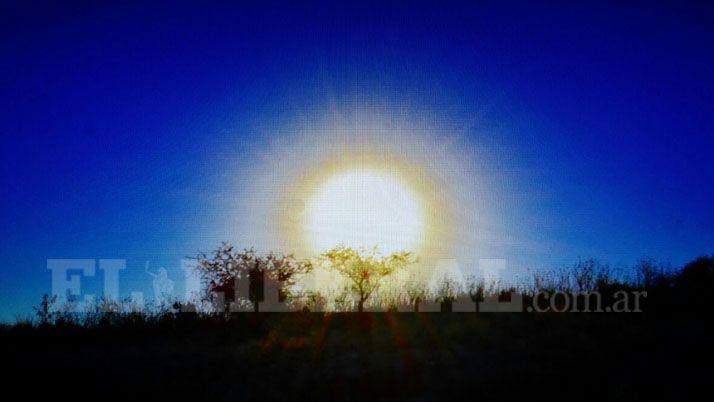 Impactante puesta del sol en el sur santiagueño