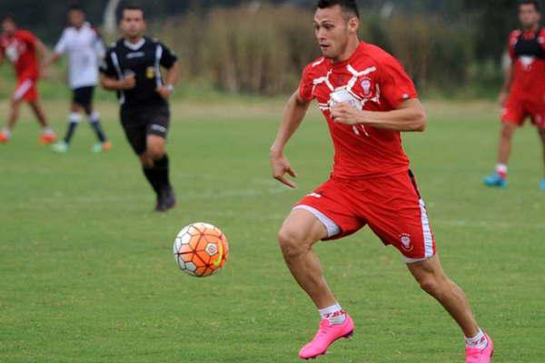 Marcha atraacutes con el pase de Chacana que iraacute a Tigre