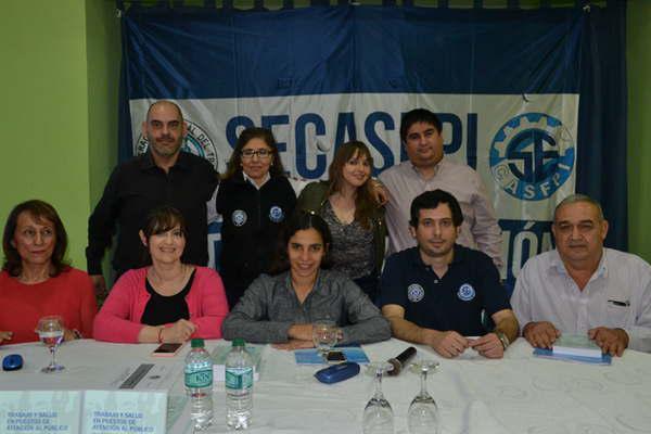 Presentaron el libro Trabajo y salud en puestos de atencioacuten al puacuteblico