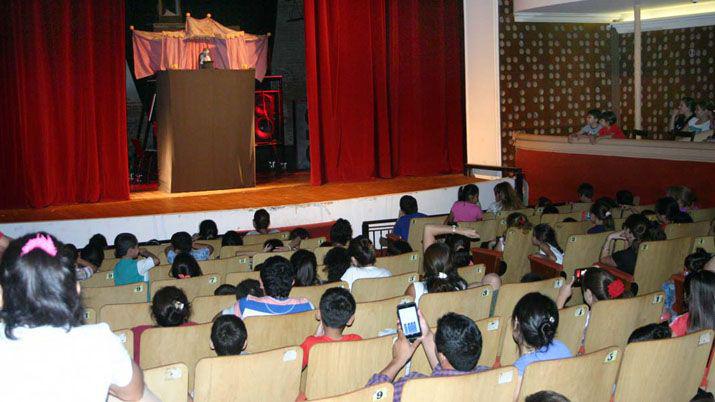 En el Cine Teatro Renzi cierran los festejos por el Día del Niño