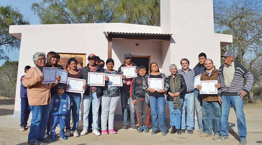 El Gobierno provincial entregoacute viviendas sociales en Los Puestos