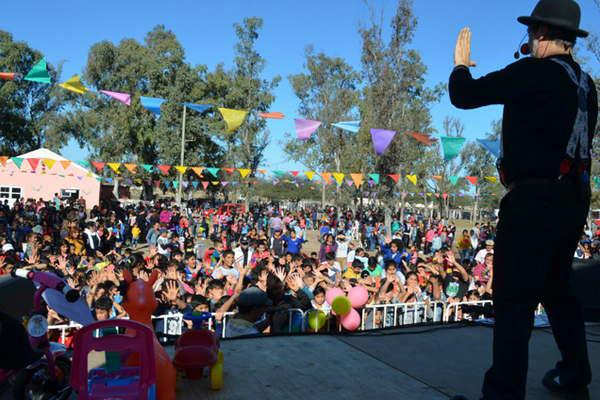 Maacutes de 4000 nintildeos del departamento Quebrachos disfrutaron su festejo