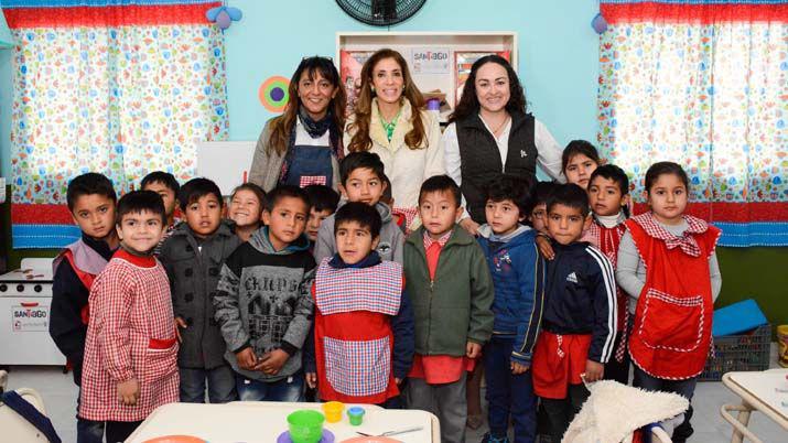 La gobernadora inauguroacute un jardiacuten de infantes en Riacuteo Hondo