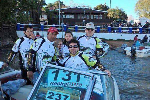 Equipo de pescadores santiaguentildeos fue premiado en Corrientes