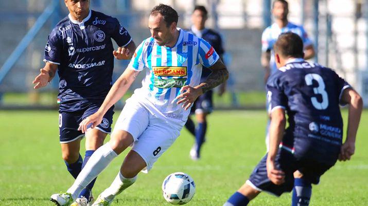 Alfredo Ramiacuterez se suma a Central Coacuterdoba