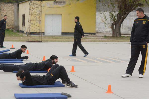 El Auri planea jugar tres amistosos