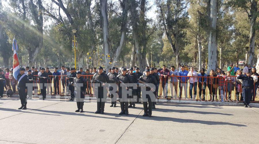 Con un acto y un desfile la Policiacutea provincial celebroacute un nuevo aniversario