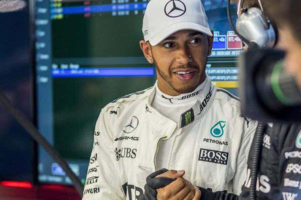 Hamilton con Mercedes se quedoacute con el mejor tiempo