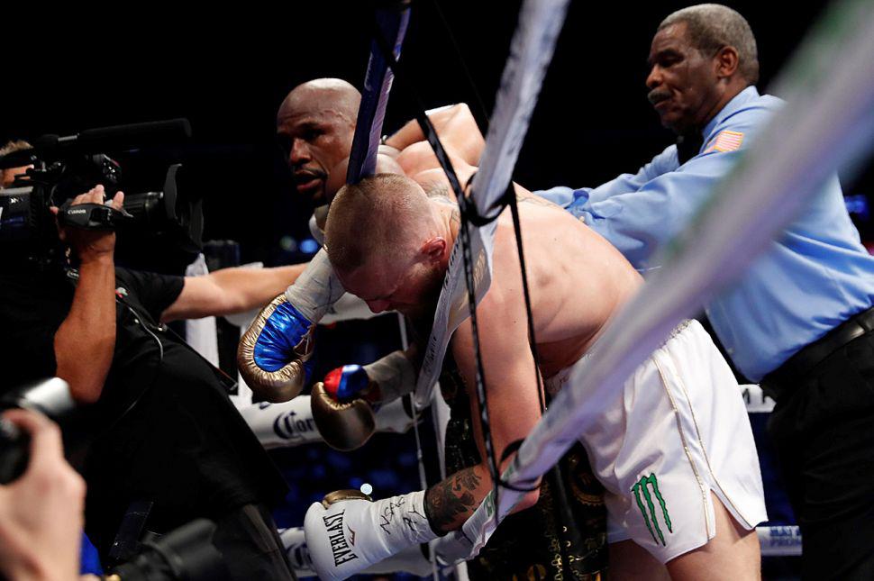 Las mejores imaacutegenes de la gran pelea Mayweather - McGregor