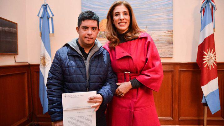 La gobernadora felicitoacute a Natalia Vera y Sergio Garay