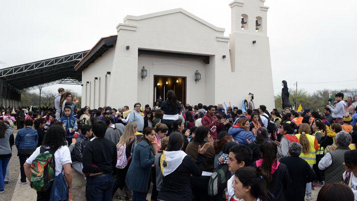 Una multitud de peregrinos rindioacute homenaje  a Mariacutea Antonia de San Joseacute en Villa Siliacutepica