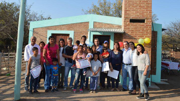 Entrega de viviendas sociales en el Tramo 16