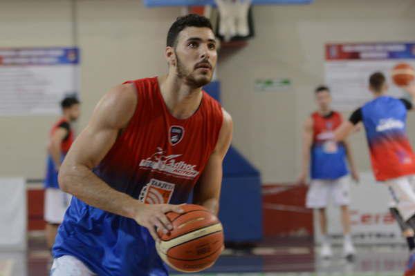 Acuntildea- Estoy adaptaacutendome al club 