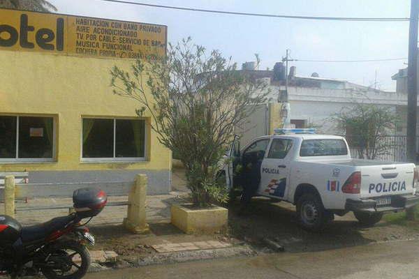 Encuentran muerto en un hotel a un hueacutesped