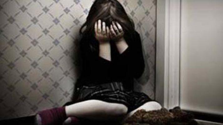 Fue atacada en el recreo