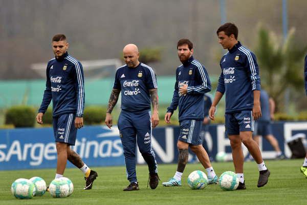Sampaoli pondraacute al tridente en ataque
