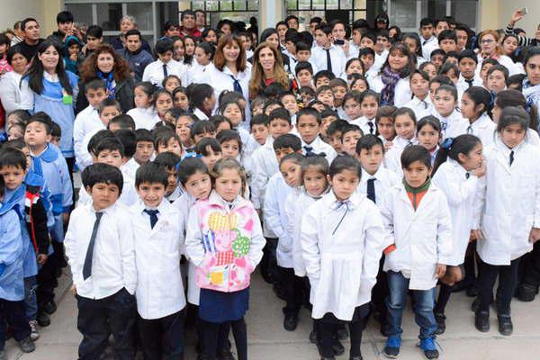 La gobernadora ratificoacute una fuerte inversioacuten  en la gestioacuten educativa