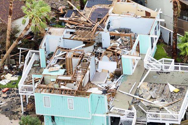 Estrellas de Hollywood donan fondos para las viacutectimas de Harvey