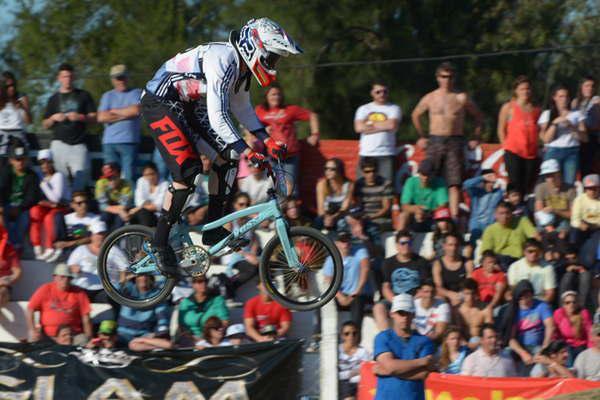 La Asociacioacuten Santiaguentildea invitaraacute a nintildeos  y joacutevenes a presenciar la Copa del Mundo