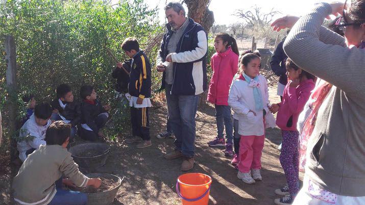 Capacitaron a alumnos docentes y padres de una Escuela sobre Huertas Orgaacutenicas