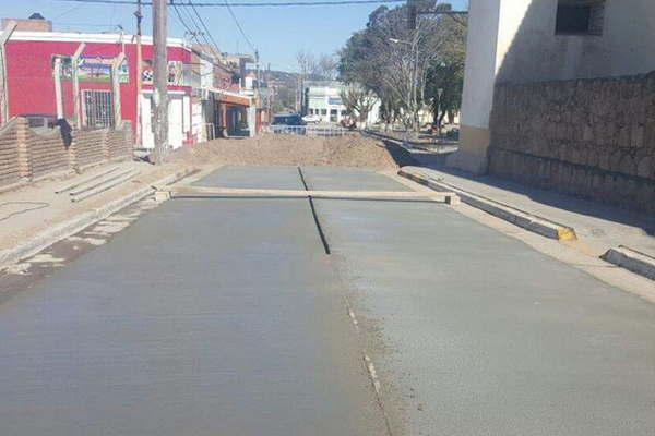 La Municipalidad de la Capital comenzaraacute con la  pavimentacioacuten de calles del barrio Almirante Brown 
