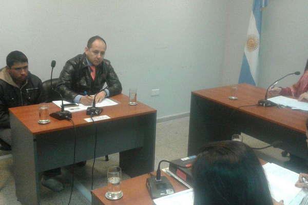 Habriacutea asesinado a su hermano y se descubrioacute que era el amante de su esposa