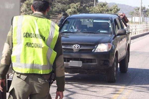 Policiacuteas de Drogas Peligrosas de Salta detenidos por Gendarmeriacutea 
