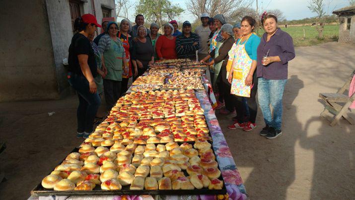 Capacitaron a pequentildeos productores en la elaboracioacuten de facturas artesanales