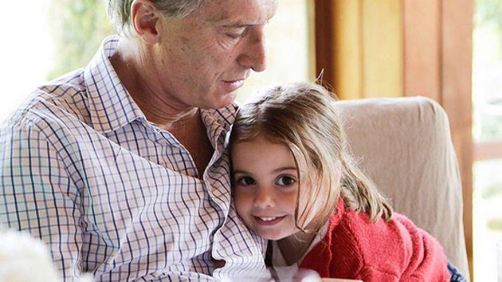 Amenazaron de muerte a la hija de Macri- No la saques de tu casa